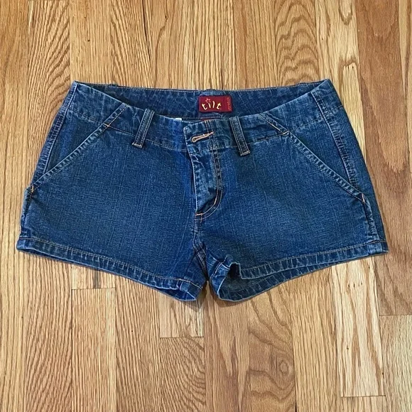 Tilt Stretch Denim Jean Shorts - Picture 2 of 5